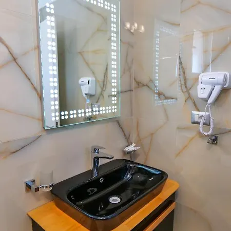 فندق Three Islands Of