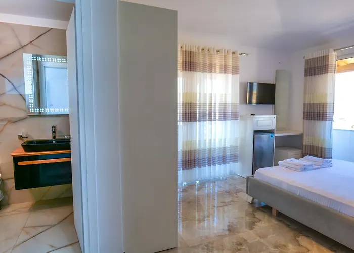 Three Islands Of Hotel