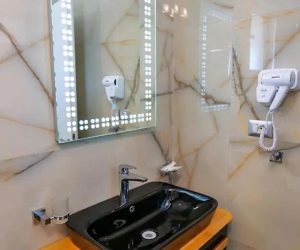 Ξενοδοχείο Three Islands Of