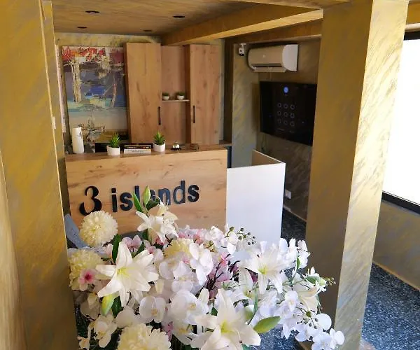 Three Islands Of 卡萨米尔