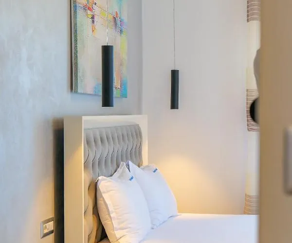 Otel Three Islands Of 4*